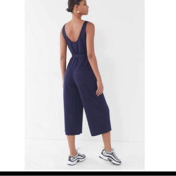 Urban Outfitters Navy Jumpsuit size small - Picture 3 of 3